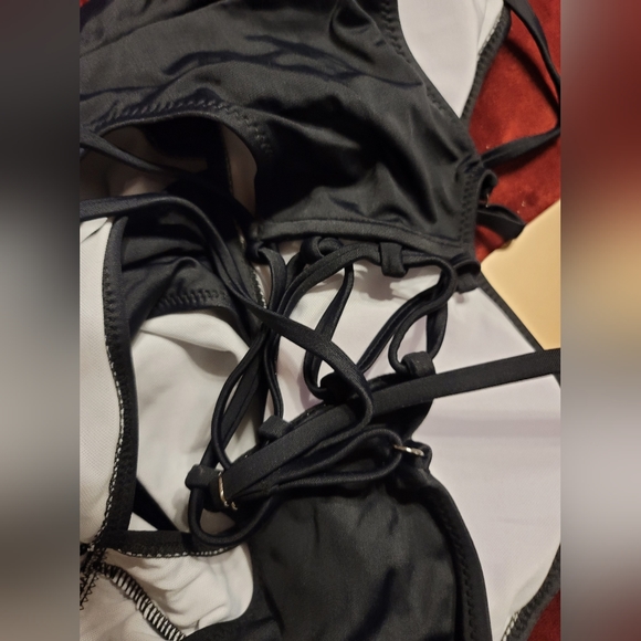 NWT SCOOP NECK CUT OUT BACK TIE LACE UP HIGH CUT SWIM BATHING SUIT MEDIUM - Picture 4 of 14